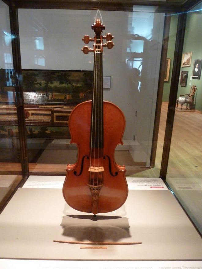 Đẹp độc lạ: Bảo vật đàn violin 310 tuổi trị giá hơn 1.000 tỷ đồng - Ảnh 2.