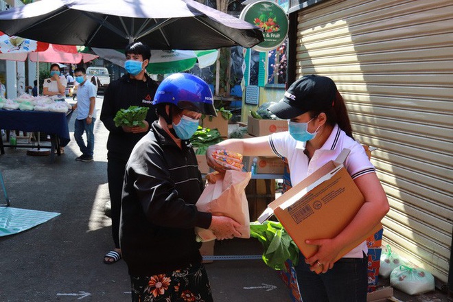  Đắk Lắk: ATM gạo có thêm rau, trứng và mì  - Ảnh 1.