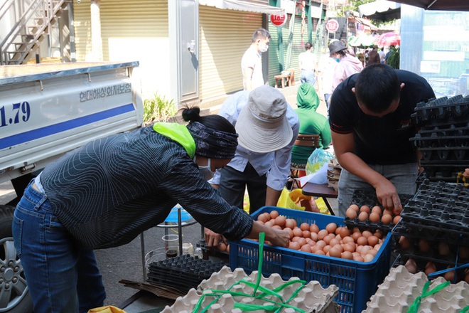  Đắk Lắk: ATM gạo có thêm rau, trứng và mì  - Ảnh 5.