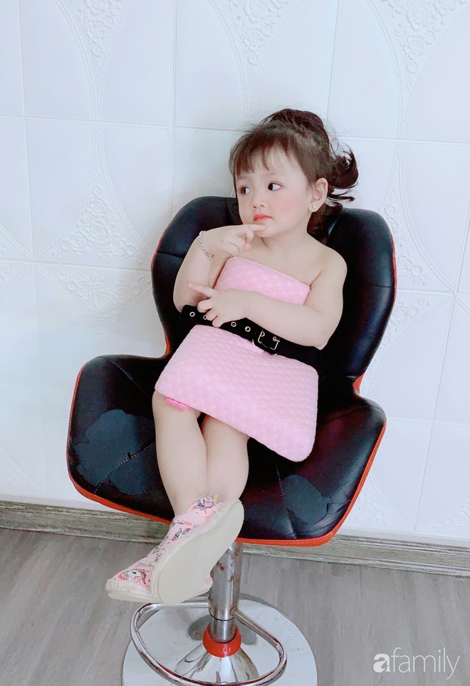 Ở nhà quá chán, hot mom Hà Nội nảy ra ý định lấy quần đùi của chồng cosplay cho con gái 2 tuổi, không ngờ ra lò bộ ảnh đẹp như tạp chí - Ảnh 9.