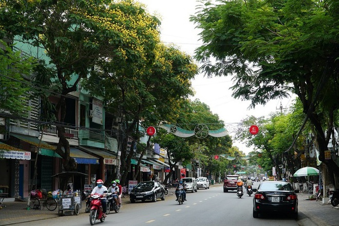 Dịch Covid-19 ngày 16/4: Cách ly phòng khám gần 20 nhân viên ở Hà Giang; BN 268 có anh trai từng làm thuê ở Trung Quốc, đã hoàn thành cách ly - Ảnh 2.