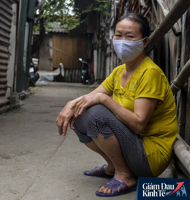Cuộc sống tại xóm trọ nghèo Hà Nội trong những ngày đại dịch COVID-19 - Ảnh 15.