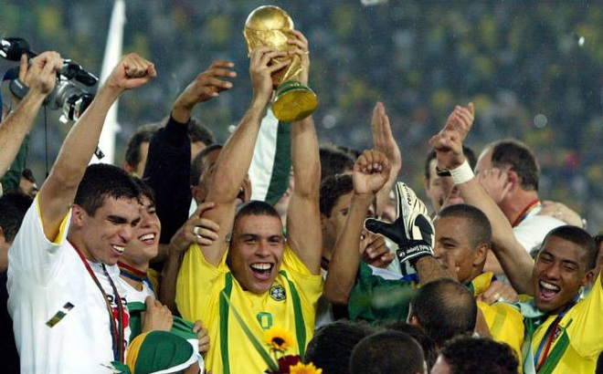 Quyết soán ngôi đầu của Việt Nam, UAE tính đưa về HLV từng giúp Brazil vô địch World Cup