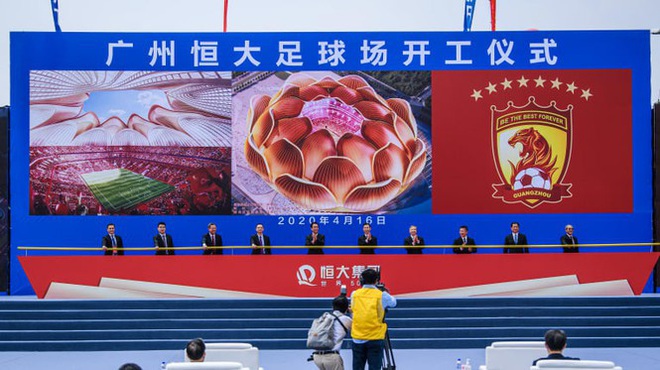 Đại gia Trung Quốc xây sân vận động hình hoa sen lớn nhất thế giới - Ảnh 1.