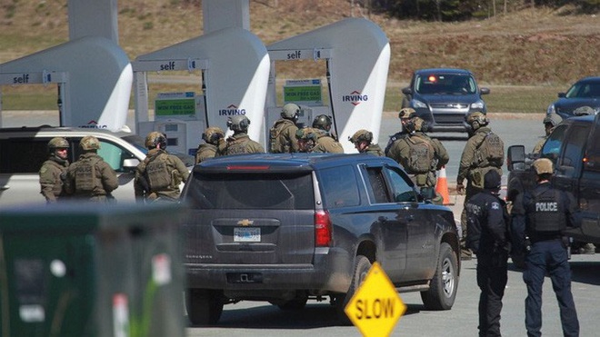 Canada: Mặc đồng phục cảnh sát, xả súng điên cuồng giết 13 người - Ảnh 1.