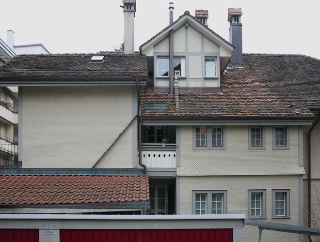 Bí ẩn thú vị phía sau những chiếc thang được lắp ở khắp nơi tại thủ đô Thụy Sĩ - Ảnh 2.