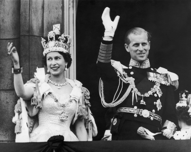 Nữ hoàng Elizabeth II: Từ công chúa sinh ra trong nhung lụa trở thành người phụ nữ quyền lực truyền cảm hứng cho hàng triệu trái tim - Ảnh 17.