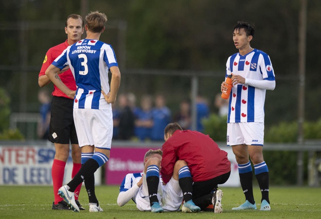 Hà Lan đưa ra lệnh cấm kỷ lục, Văn Hậu mất trắng mùa giải cùng Heerenveen - Ảnh 2.