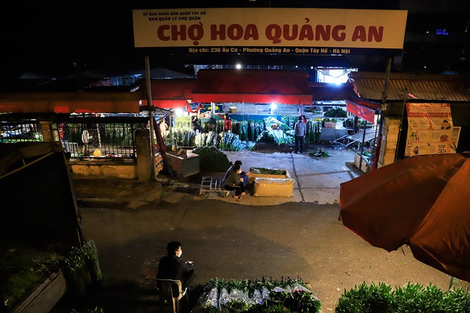 Chợ đầu mối Hà Nội: Nơi nhộn nhịp, chỗ vắng khách sau khi nới lỏng giãn cách xã hội - Ảnh 12.