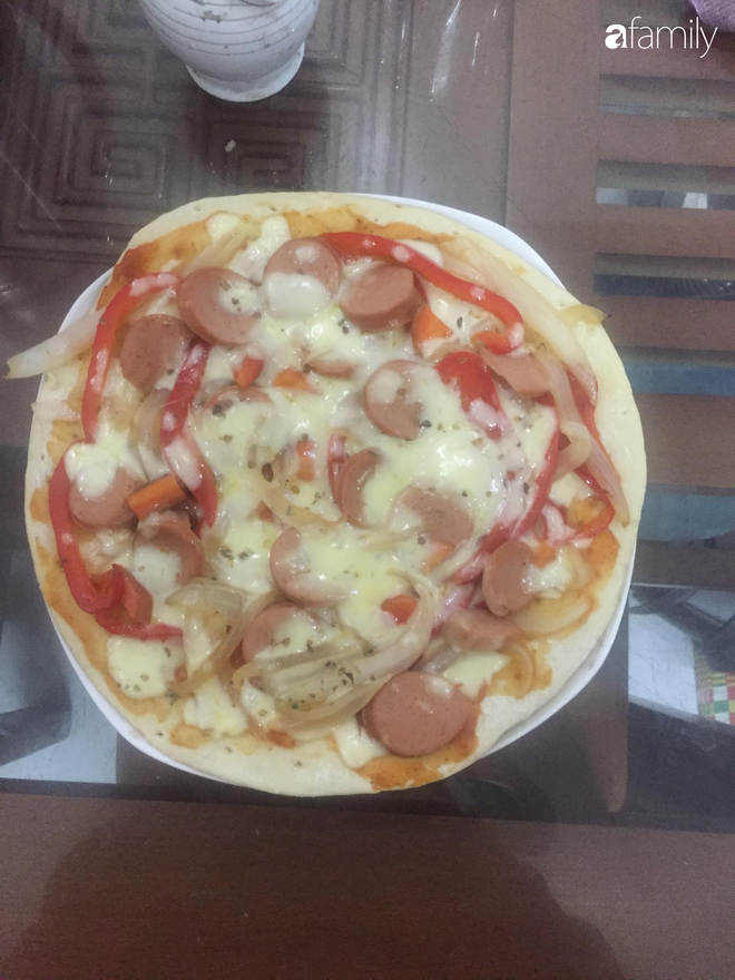 Thông báo Con sẽ tự làm bánh pizza từ a-z, cậu bé học lớp 5 khiến mẹ cười vỡ bụng khi thấy cảnh tượng ngụy trang vào bếp - Ảnh 6.