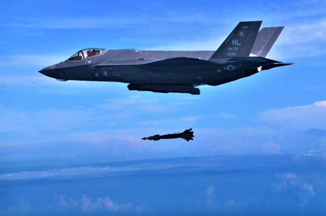 Những đánh giá bi quan về chiến đấu cơ tàng hình F-35 - Ảnh 1.