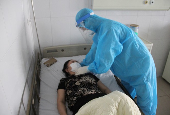 Dịch Covid-19 ngày 30/4: Phong tỏa chung cư ở Sài Gòn, nơi BN 92 vừa tái dương tính; 3/4 bệnh nhân tái dương tính đã âm tính trở lại - Ảnh 1.