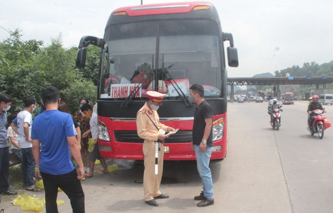 Dịch Covid-19 ngày 30/4: Phong tỏa chung cư ở Sài Gòn, nơi BN 92 vừa tái dương tính; 3/4 bệnh nhân tái dương tính đã âm tính trở lại - Ảnh 1.