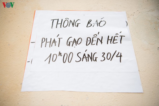 Dịch Covid-19 ngày 30/4: Phong tỏa chung cư ở Sài Gòn, nơi BN 92 vừa tái dương tính; 3/4 bệnh nhân tái dương tính đã âm tính trở lại - Ảnh 4.