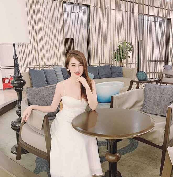 Các hot girl 8X đời đầu từng nổi tiếng và giàu có nhờ chuyển hướng buôn bán thời trang giờ ra sao? - Ảnh 2.