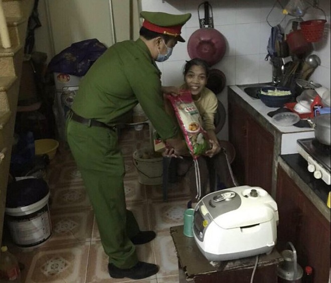 Quận Thanh Xuân: Chăm lo đời sống nhân dân góp phần phòng chống dịch Covid 19 - Ảnh 1.