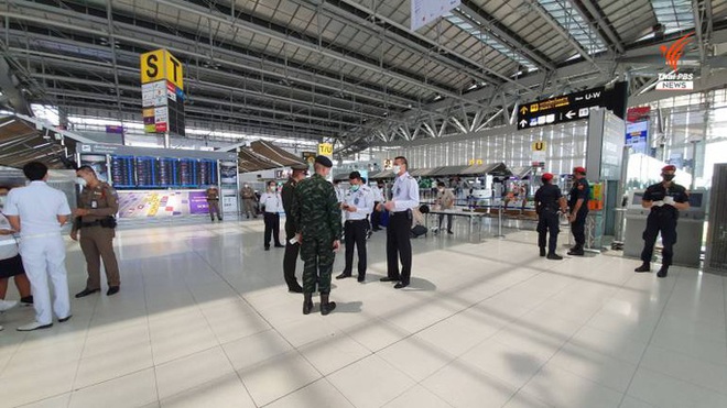152 người Thái Lan về nước không chịu cách ly, gây náo loạn sân bay - Ảnh 2.