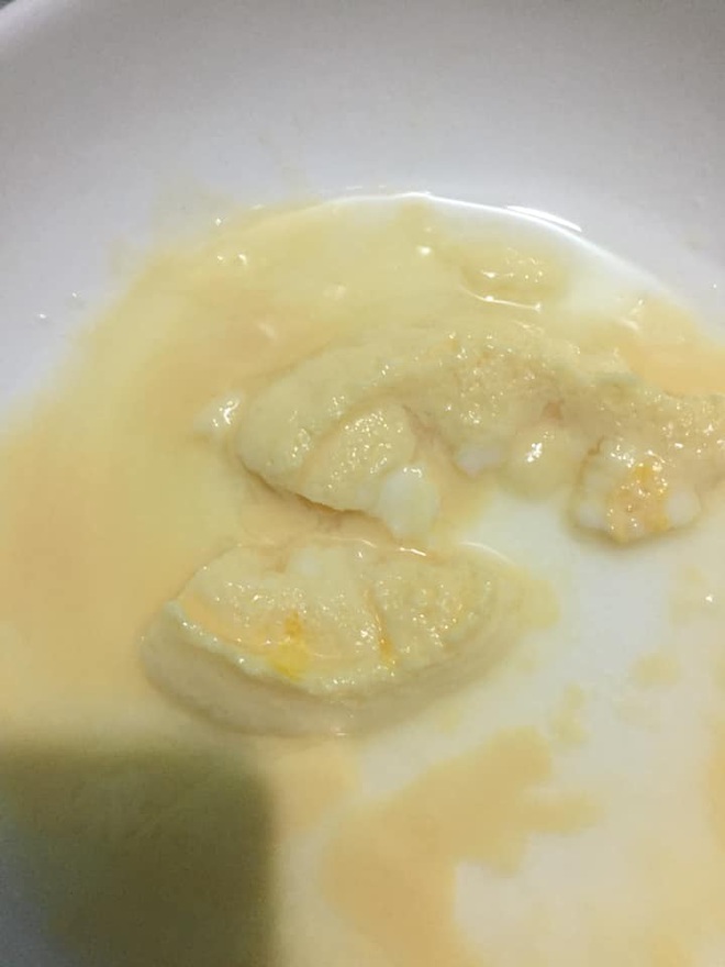 Những pha thất bại cay đắng của hội chị em khi ở nhà nấu ăn mùa dịch: Bánh bông lan Bao Công làm bằng nồi cơm điện, chè sữa trân châu nát bét - Ảnh 11.