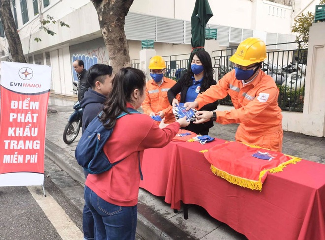 Hàng nghìn phần việc thanh niên hỗ trợ phòng, chống dịch Covid -19 - Ảnh 1.