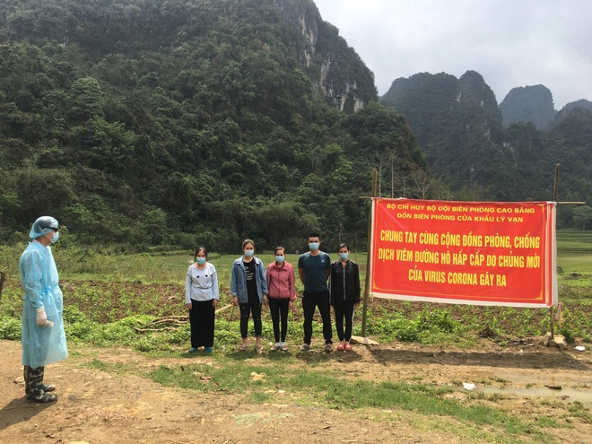 Đoàn Học viện Biên phòng tức tốc lên tuyến đầu biên giới, căng mình chống dịch - Ảnh 5.