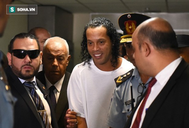 Không phải Messi, ai chi tiền cho tù nhân Ronaldinho sống trong khách sạng hạng sang? - Ảnh 1.