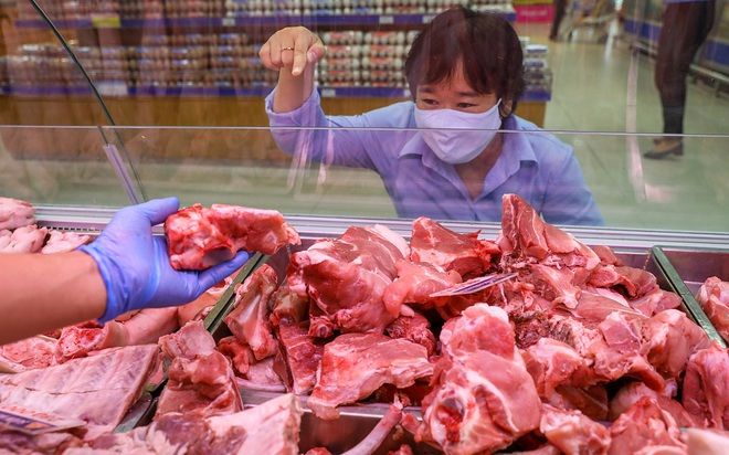 Chủ nhật 10/5: Giá thịt lợn tại các chợ dân sinh vẫn cao, người tiêu dùng đỏ mắt mong ngày giảm giá - Ảnh 1.