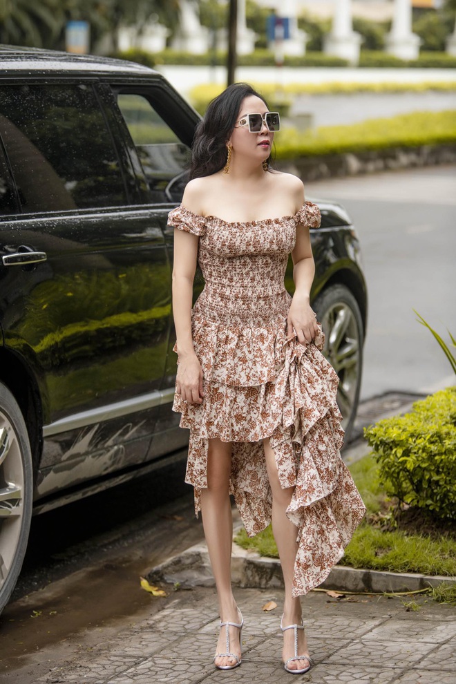 Khoe dáng quá nuột, Phượng Chanel được Vũ Khắc Tiệp nức nở khen có bờ vai đẹp nhất Việt Nam - Ảnh 1.