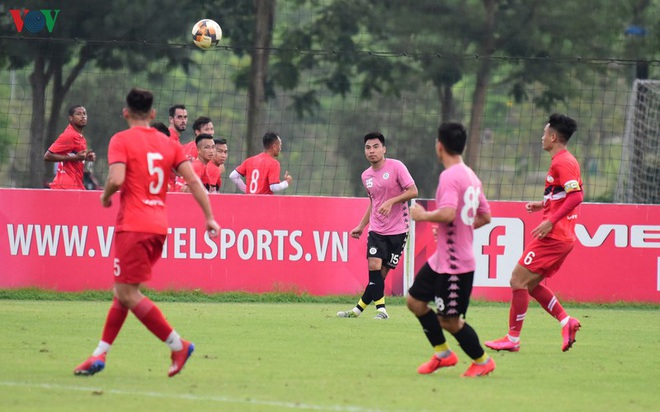 Văn Quyết tỏa sáng trong trận đấu dang dở của Hà Nội FC và Viettel - Ảnh 4.
