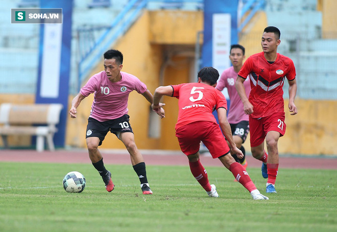 HLV Park Hang-seo tặng món quà bất ngờ cho Quế Ngọc Hải, Viettel bại dưới tay Hà Nội FC - Ảnh 1.