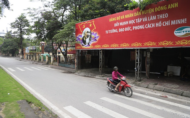 Hà Nội trang hoàng rực rỡ kỷ niệm 130 năm Ngày sinh Chủ tịch Hồ Chí Minh - Ảnh 8.