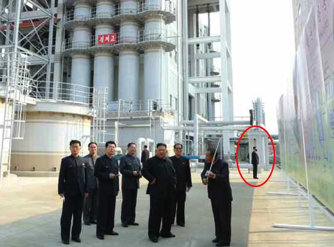Báo Nga, Mỹ phát hiện một số điểm đặc biệt trong loạt ảnh tái xuất của Chủ tịch Triều Tiên Kim Jong-un - Ảnh 3.