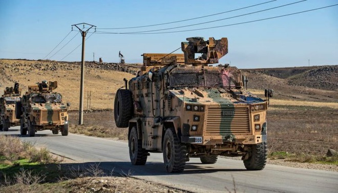 Gần 3.000 xe quân sự Thổ Nhĩ Kỳ tiến vào Syria - Khí tài Trung Quốc khiến Israel bẽ mặt khi nã tên lửa vào Palmyra - Ảnh 1.