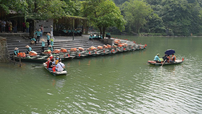 Thứ trưởng Bộ Y tế: Việt Nam chưa tính công bố hết dịch; Trường hợp thanh niên sốt cao ở Kiêu Kỵ âm tính với SARS-CoV-2, bị nhiễm khuẩn huyết - Ảnh 3.