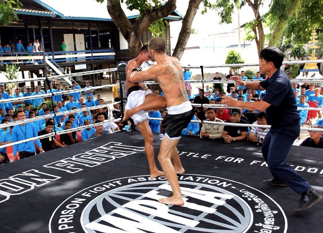 Võ đài kỳ lạ có một không hai, chuyên dành cho tù nhân ở Thái Lan - Ảnh 1.