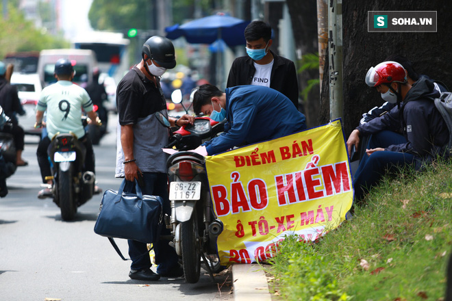 Khi mua bảo hiểm để đối phó: Đến sinh viên nghèo cũng được thuê bán, thu 600.000 đồng/ngày - Ảnh 3.