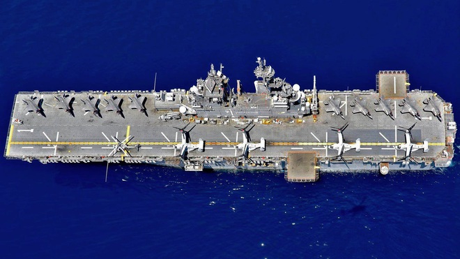 Biển Caribbean rực cháy, hạm đội Mỹ đang vây bắt tàu dầu Fortune của Iran - Tàu chiến mang F-35 chốt giữa Vịnh Ba Tư - Ảnh 2.