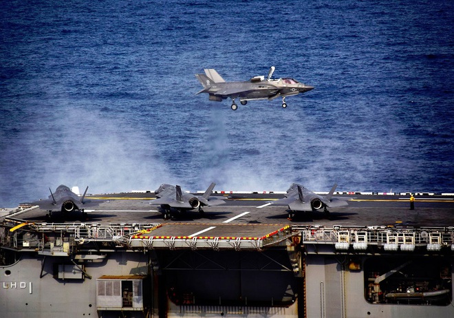 Biển Caribbean rực cháy, hạm đội Mỹ đang vây bắt tàu dầu Fortune của Iran - Tàu chiến mang F-35 chốt giữa Vịnh Ba Tư - Ảnh 3.