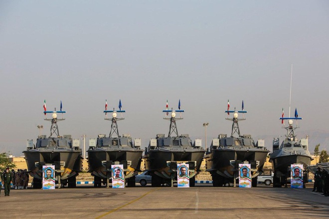 Hải quân Iran đột phá lớn chưa từng có, sẵn sàng chiến tranh với Mỹ - Su-30MK2 Venezuela bay cực thấp, bảo vệ tàu dầu Iran - Ảnh 2.