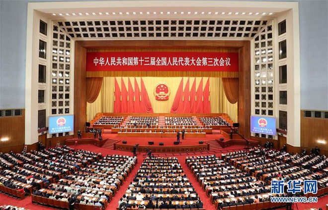 Tỉ phú giàu nhất Hong Kong ủng hộ Trung Quốc xây dựng luật an ninh - Ảnh 1.