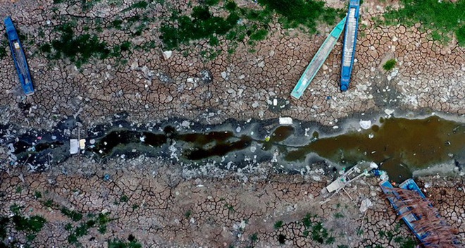 Cà Mau “rót” gần 100 tỷ đồng xử lý khẩn cấp tình trạng sụt lún đê biển Tây - Ảnh 2.