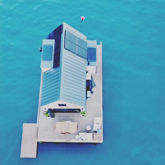 Ngôi nhà nhỏ gọn nổi trên mặt nước, sử dụng năng lượng từ mặt trời nhưng có giá thuê 30 triệu/đêm - Ảnh 17.