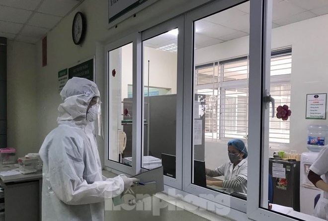 Đã có kết quả xét nghiệm của 51 chuyên gia Trung Quốc sang làm việc tại Hà Nội; Giới khoa học Việt Nam bàn cách nghiên cứu sản xuất vắcxin phòng COVID-19 - Ảnh 1.