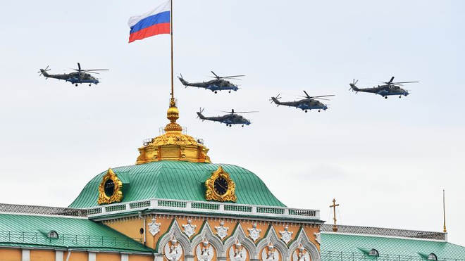 Cường kích Su-25 vẽ quốc kỳ Nga tuyệt đẹp diễn tập kỷ niệm Ngày Chiến thắng - Ảnh 8.
