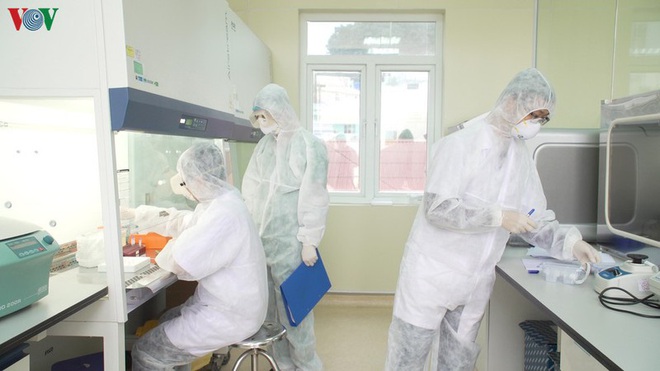 Nguy cơ các trường hợp nhập cảnh nhiễm bệnh lớn hơn trước, như BN271; Đã có kết quả xét nghiệm của 51 chuyên gia Trung Quốc sang làm việc tại Hà Nội - Ảnh 1.