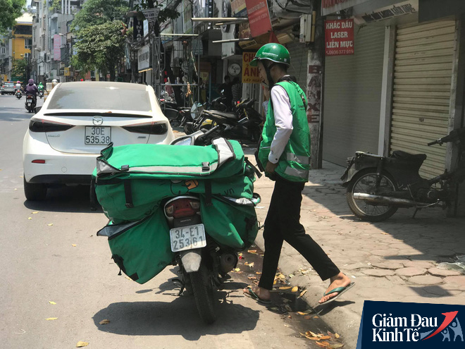 “Cày cuốc” dưới nắng nóng gay gắt, shipper đạt doanh thu gấp đôi ngày thường - Ảnh 6.