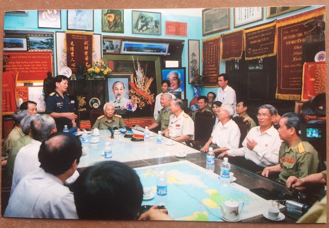 Đại tướng Võ Nguyên Giáp và buổi gặp đặc biệt với CCB trung đoàn TLPK chặn đứng lực lượng KQ Mỹ hùng hậu vào giải cứu phi công ở Sơn Tây - Ảnh 2.