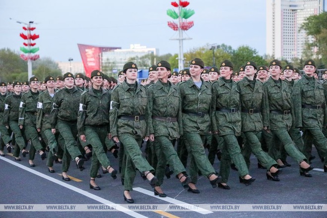 Vượt lên nỗi lo COVID-19, Belarus duyệt binh mừng chiến thắng phát-xít - Ảnh 5.