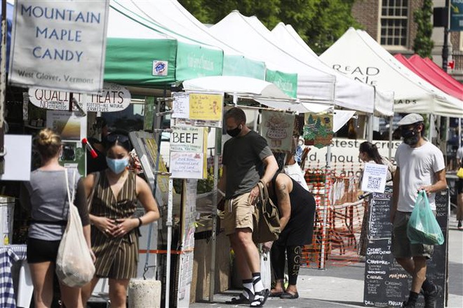 Diễn biến COVID-19 tới 6 giờ s&aacute;ng 1/6: Thế giới tr&ecirc;n 6 triệu ca mắc bệnh; t&acirc;m dịch chuyển sang ch&acirc;u Mỹ  - Ảnh 1.