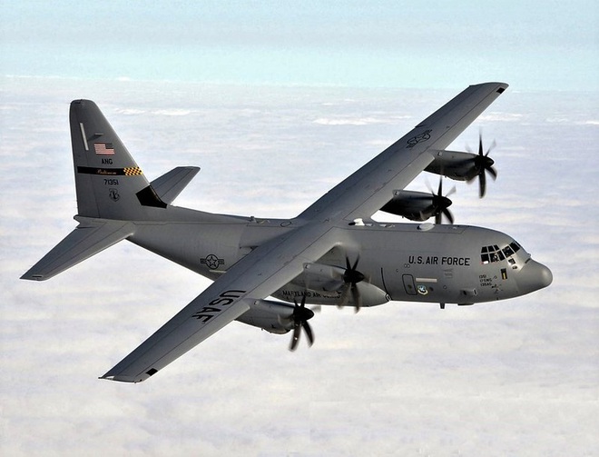 Mỹ cải tiến máy bay vận tải thành máy bay chiến đấu - Ảnh 1.