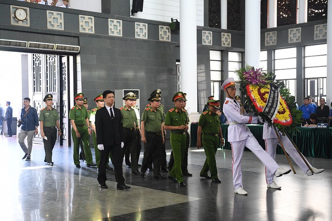 Chủ tịch QH Nguyễn Thị Kim Ngân, Thủ tướng Nguyễn Xuân Phúc tiễn biệt ông Vũ Mão - Ảnh 14.